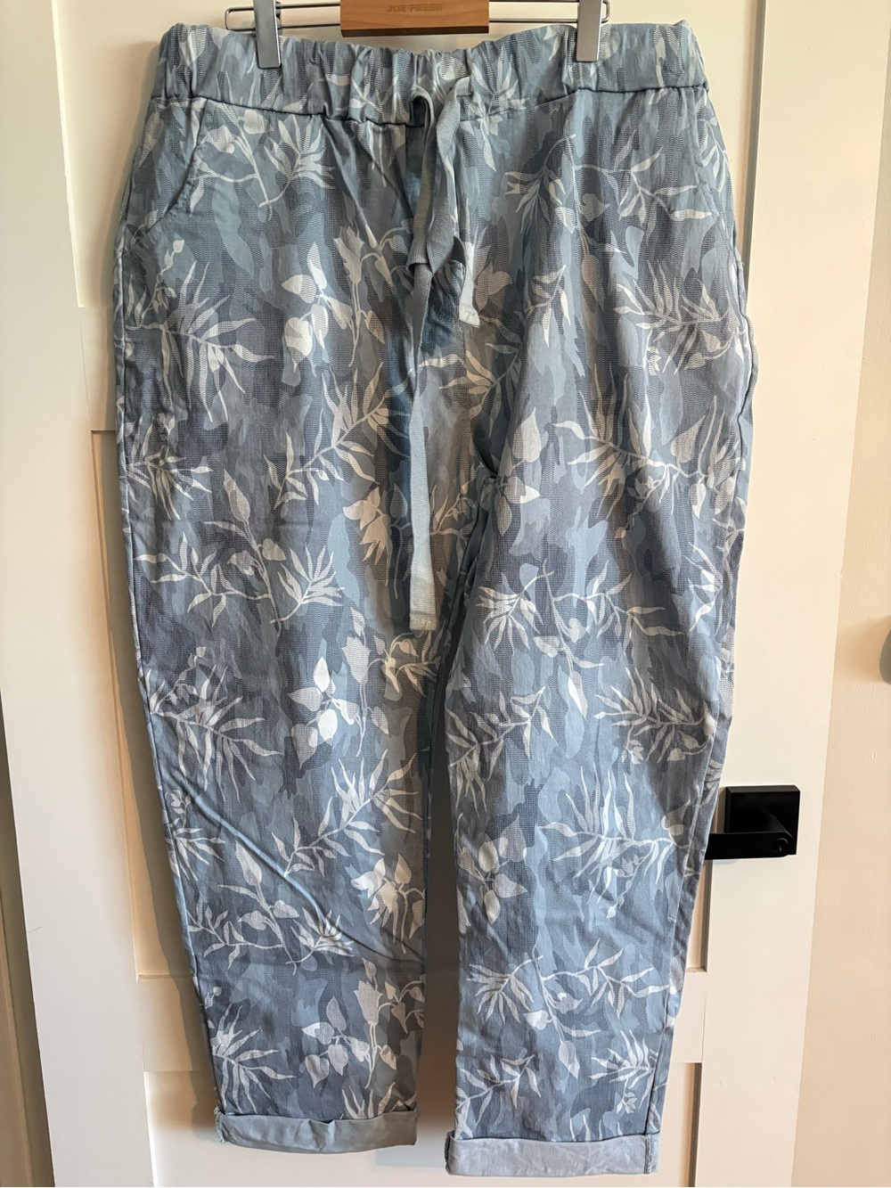 Women's Light Blue Floral Drawstring Capris